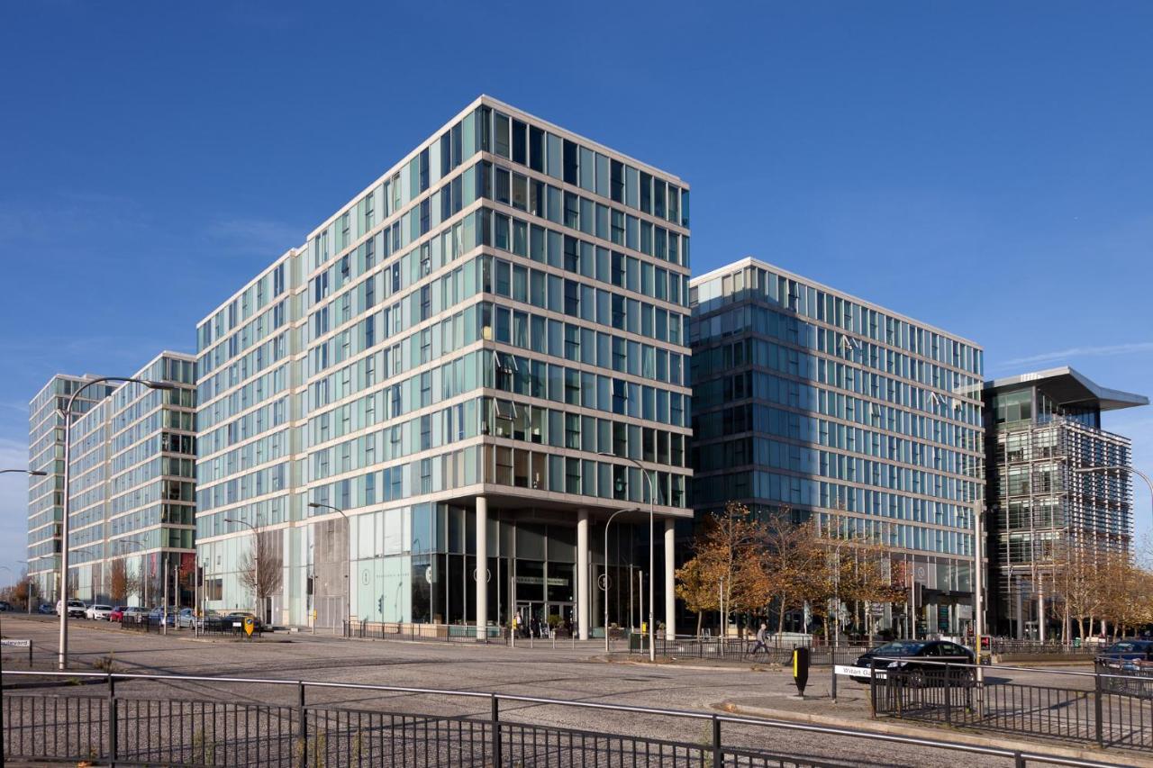 2 Bedroom 2 Bathroom Apartment In Central Milton Keynes With Free Parking And Smart Tv - Contractors, Relocation, Business Travellers Екстериор снимка