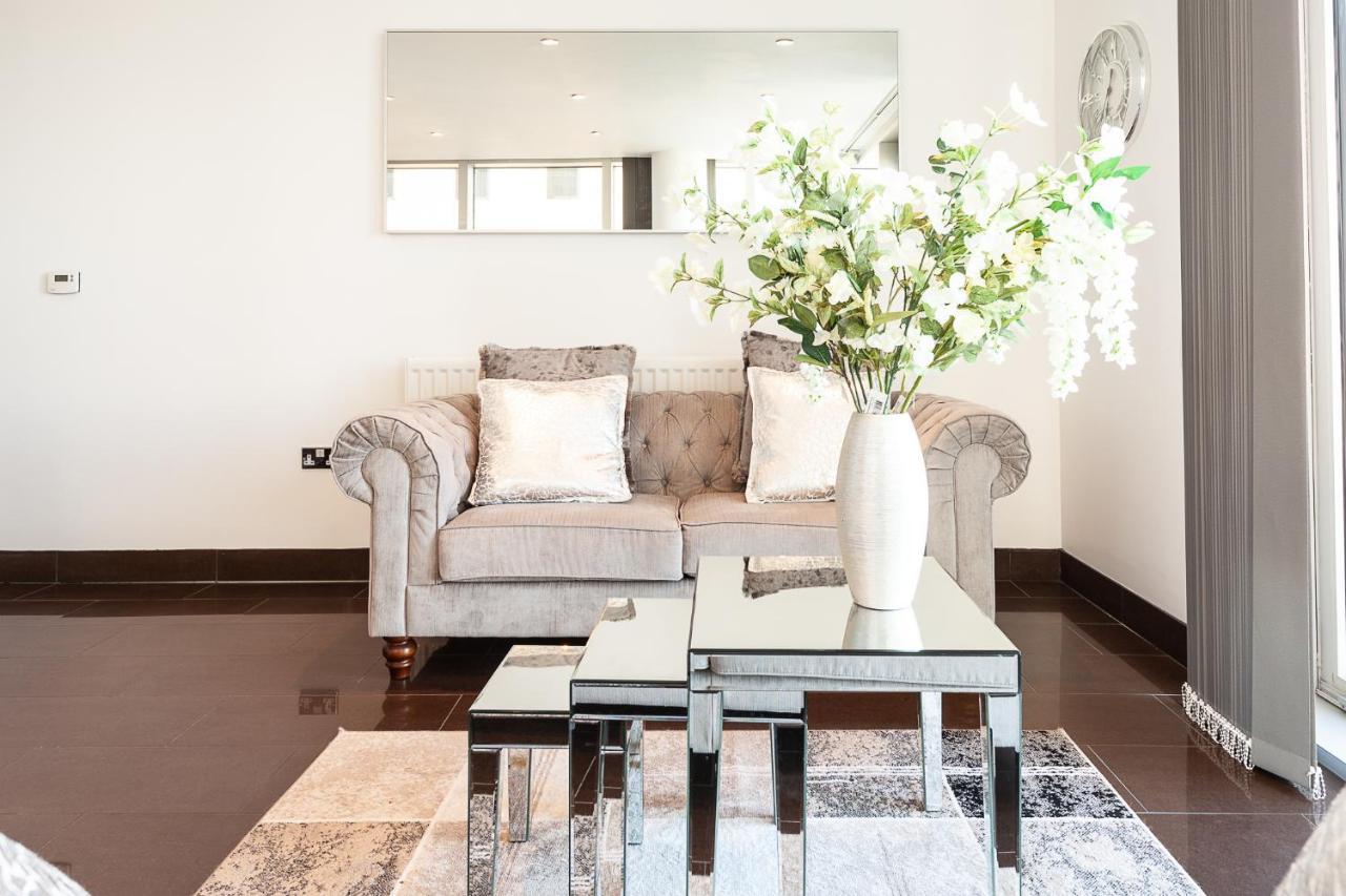 2 Bedroom 2 Bathroom Apartment In Central Milton Keynes With Free Parking And Smart Tv - Contractors, Relocation, Business Travellers Екстериор снимка