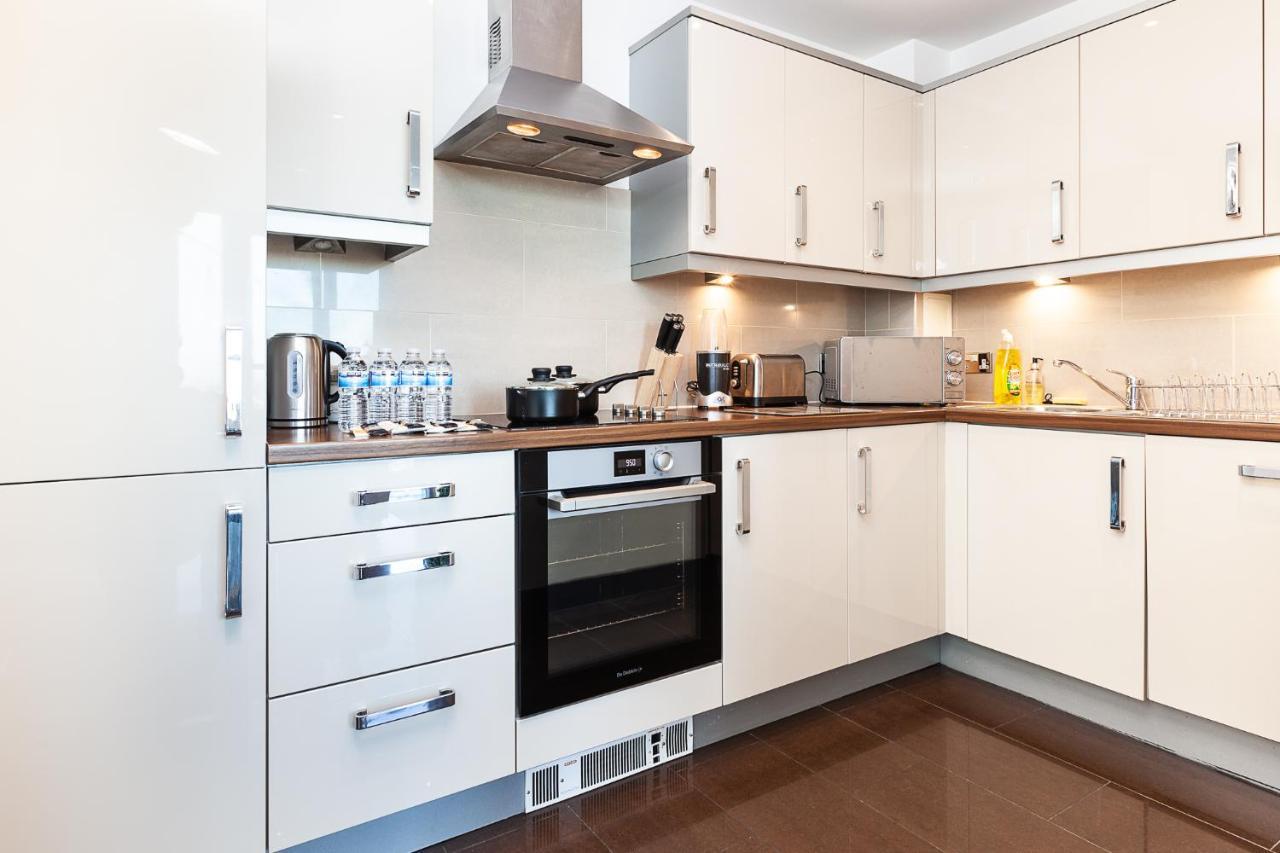 2 Bedroom 2 Bathroom Apartment In Central Milton Keynes With Free Parking And Smart Tv - Contractors, Relocation, Business Travellers Екстериор снимка