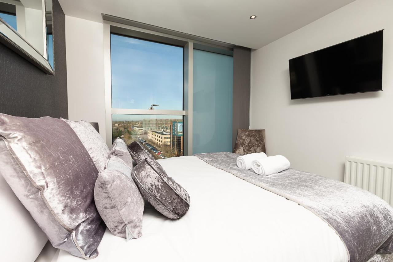 2 Bedroom 2 Bathroom Apartment In Central Milton Keynes With Free Parking And Smart Tv - Contractors, Relocation, Business Travellers Екстериор снимка