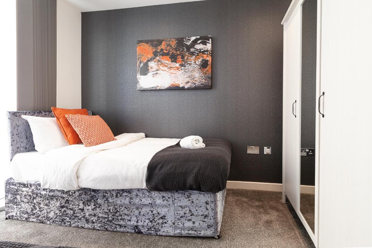 2 Bedroom 2 Bathroom Apartment In Central Milton Keynes With Free Parking And Smart Tv - Contractors, Relocation, Business Travellers Екстериор снимка