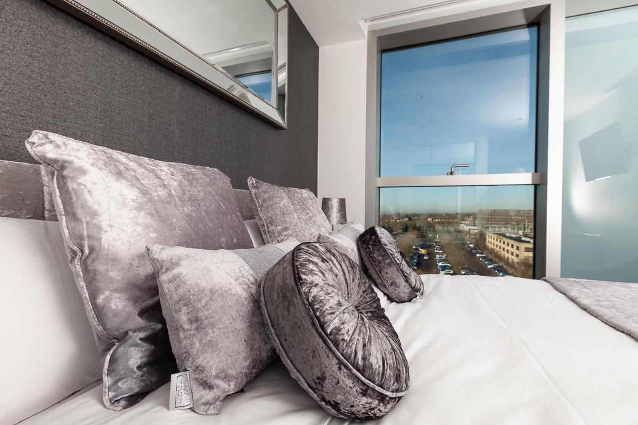 2 Bedroom 2 Bathroom Apartment In Central Milton Keynes With Free Parking And Smart Tv - Contractors, Relocation, Business Travellers Екстериор снимка