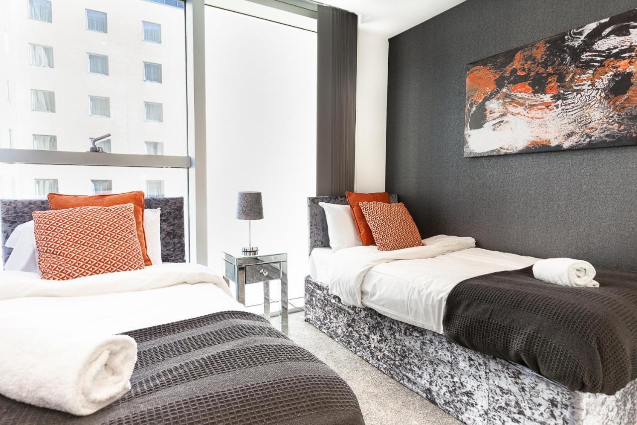 2 Bedroom 2 Bathroom Apartment In Central Milton Keynes With Free Parking And Smart Tv - Contractors, Relocation, Business Travellers Екстериор снимка